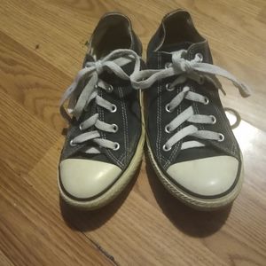 Kids converse shoes size 2